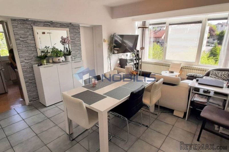 Zagreb, Maksimir, stan 90 m2 u kući s garažom i okućnicom SN.. - 2