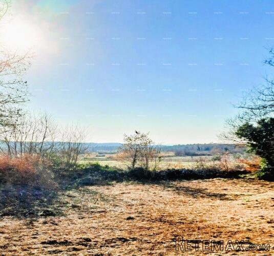 Gađevinsko zemljište 3.500 m² U malom selu blizina Vi.. - 3