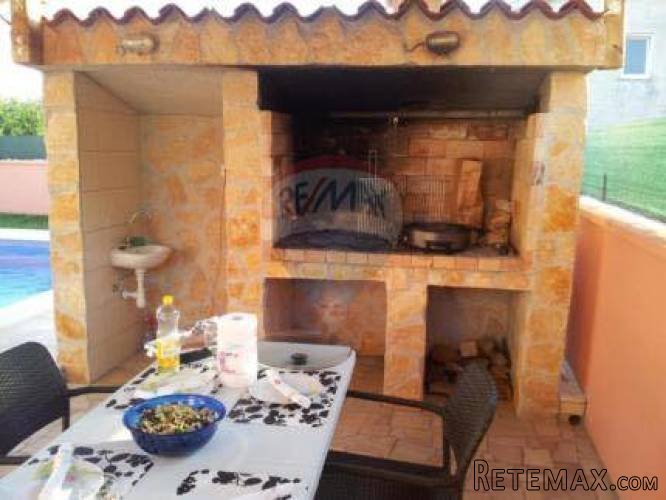 Kuća za odmor s bazenom - 4