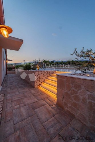 Predivna kuća sa 3 apartmana - 7