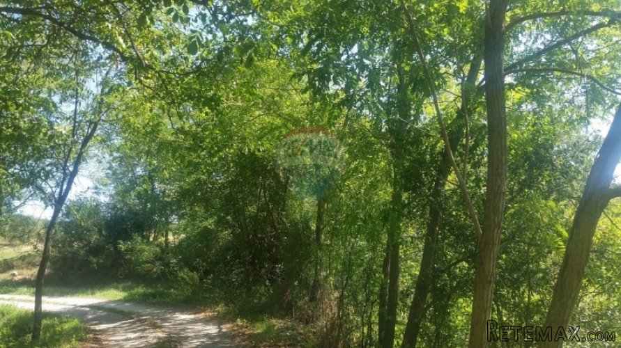 GRAĐEVINSKO ZEMLJIŠTE S RAZNIM MOGUČNOSTIMA GRADNJE! - 3