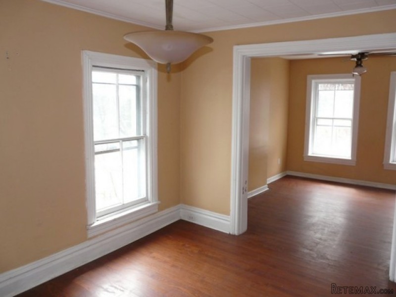1247 19th St Watervliet, NY, 12189.. - 2
