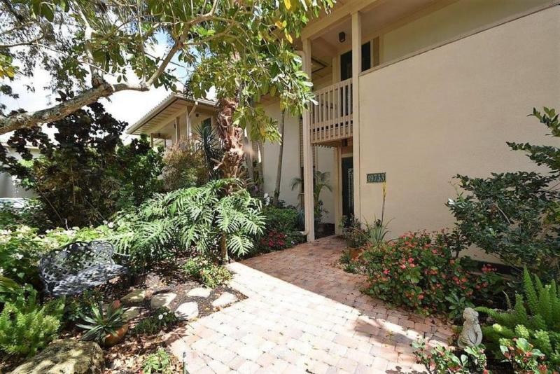19733 Boca West Dr #4143, Boca Raton..