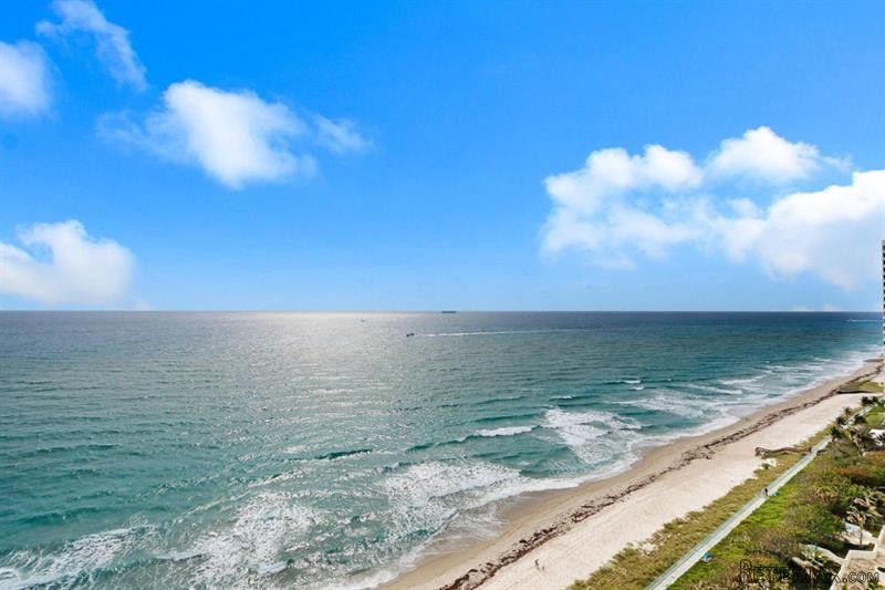3 bedroom Residence For Sale: Singer..