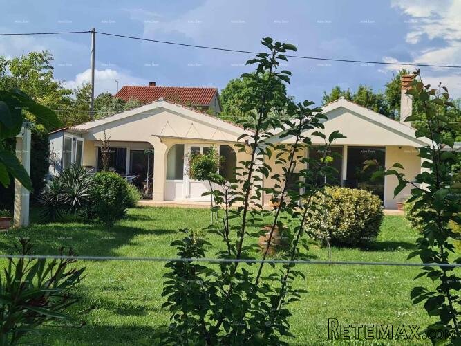 Blizina Ližnjana u malom istarskom mjestu, samostojeća kuća..