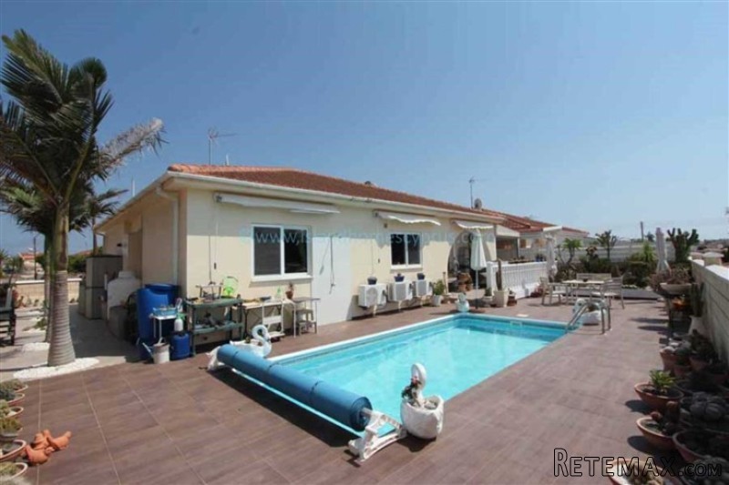 House Bungalow - For Sale - 2 Bedrooms