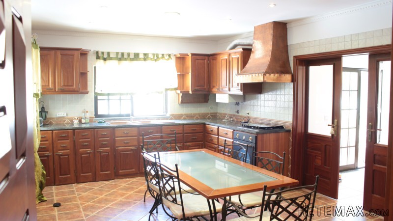 Detached house T4