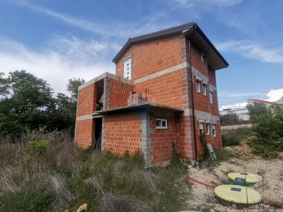 OTOK KRK,DOBRINJ-kuća sa tri apartmana i građevinskim tereno - 2