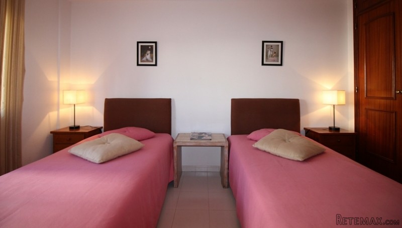 Two Bedroom Town Centre Apartment.. - 2