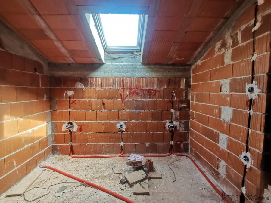 OTOK KRK,DOBRINJ-kuća sa tri apartmana i građevinskim tereno - 8