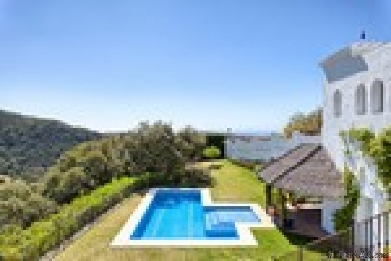 4 Bedrooms - Villa - Malaga - For Sale - 2