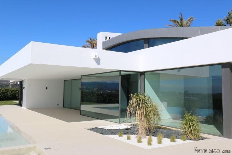 5 bedroom detached villa for sale - 2