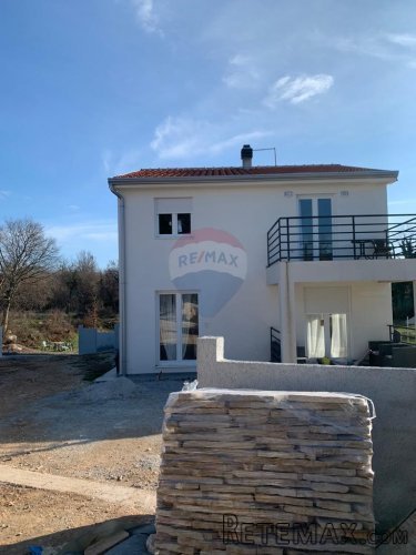 Baderna, lijepa dvojna kuća sa velikom okućnicom i bazenom - 2