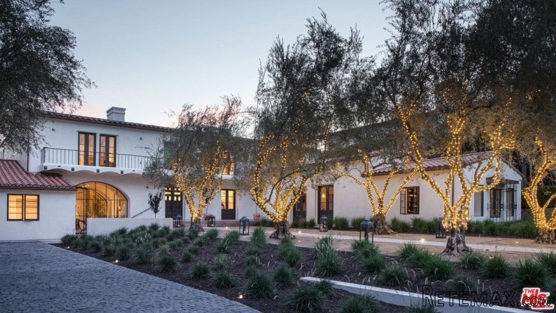 627 N Palm Dr Beverly Hills, California..