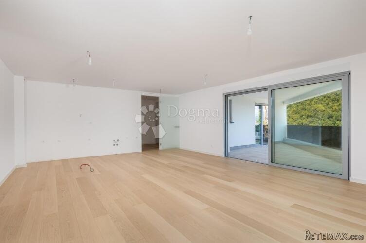 OPATIJA centar STAN 261 m2 - 3