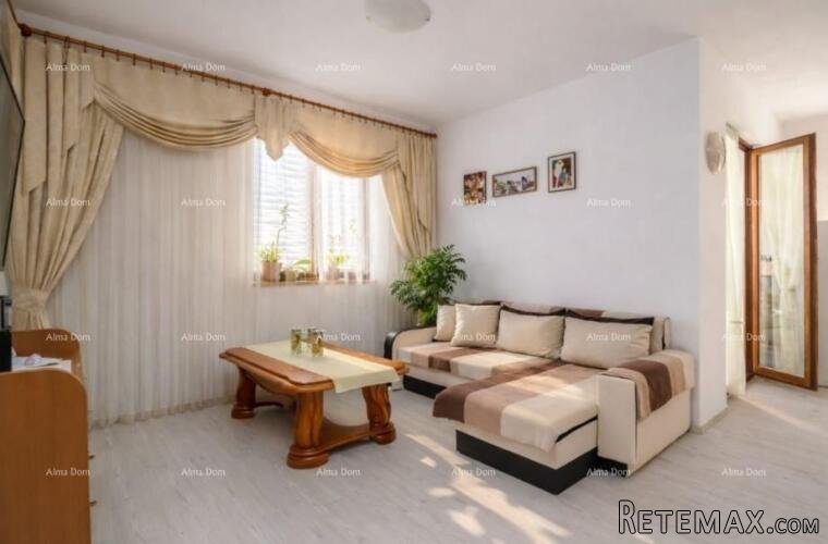 Rovinj – nekretnina s dva stana s pogledom na more i p..