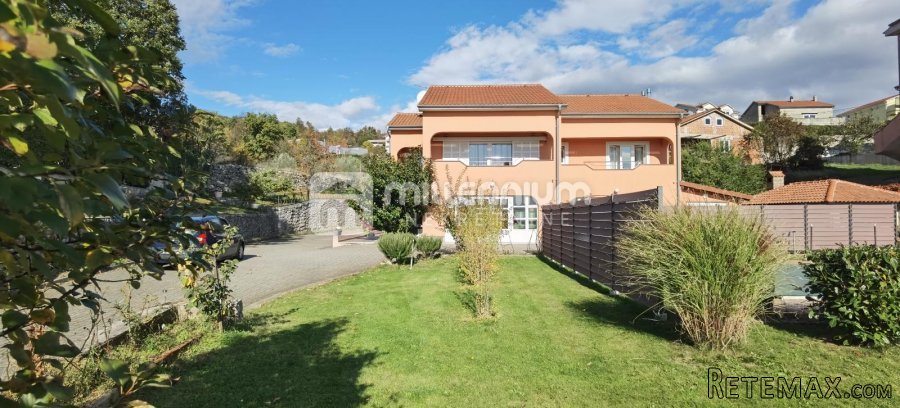 Kastav, prekrasna kuća od 480m2 s bazenom i velikom..