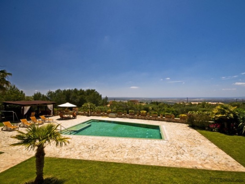 Luxury Villa With Dream Views In Puntiro
