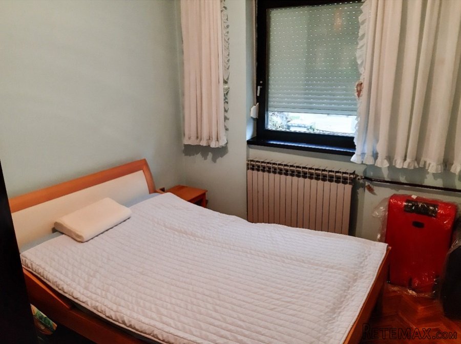 Prodajem kucu u Indjiji - 7