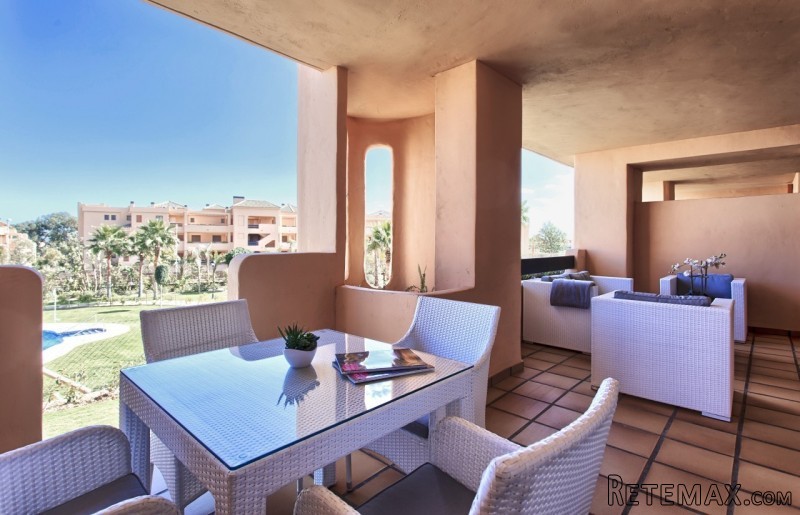 2 bedroom property near Casares Playa..