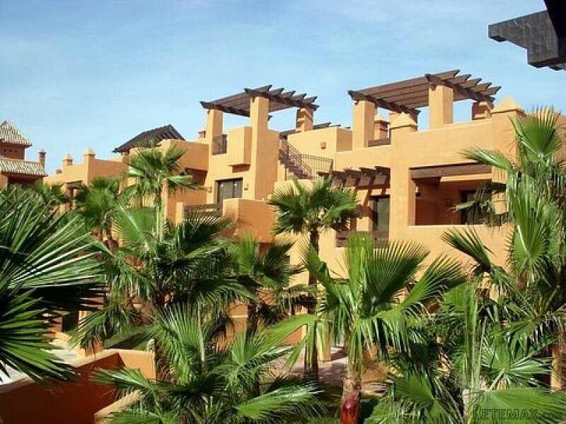 * Luxury Fully Furnished 3 Bed..
