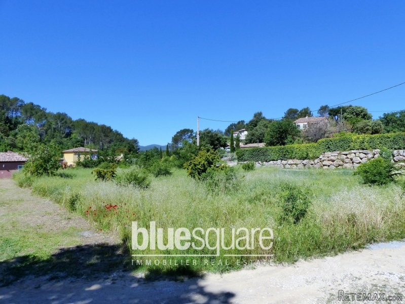 1.373 m2 building plot in Carces - 2