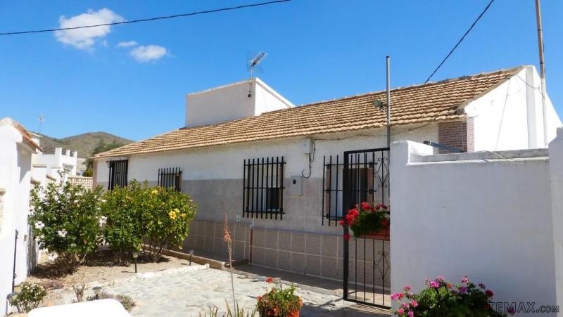 4 Bedrooms - Chalet - Murcia - For Sale