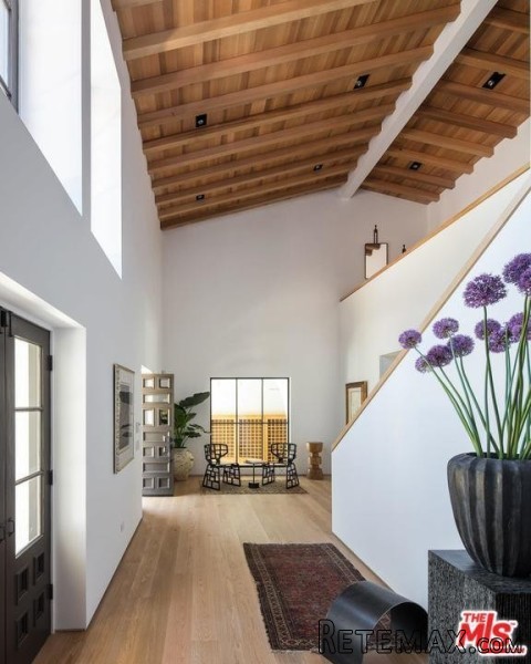 627 N Palm Dr Beverly Hills, California.. - 2