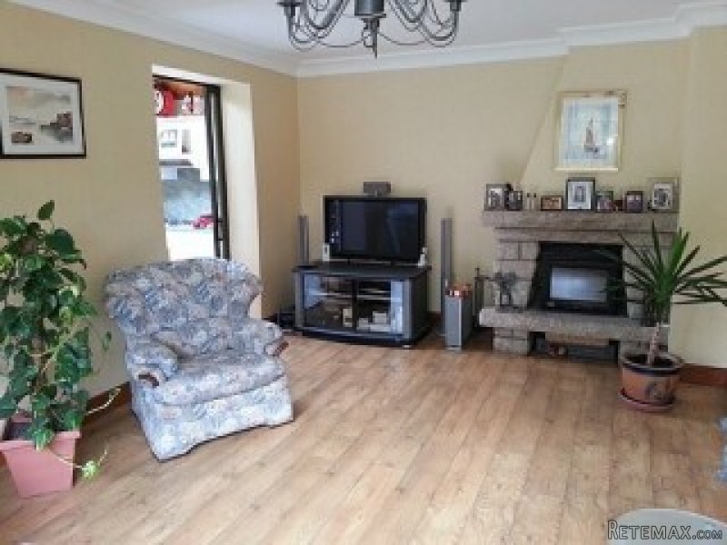 Beautiful detached country home with.. - 2