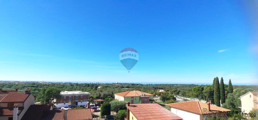 Istra, Umag - kuća s 3 stana, pogled na more - 2