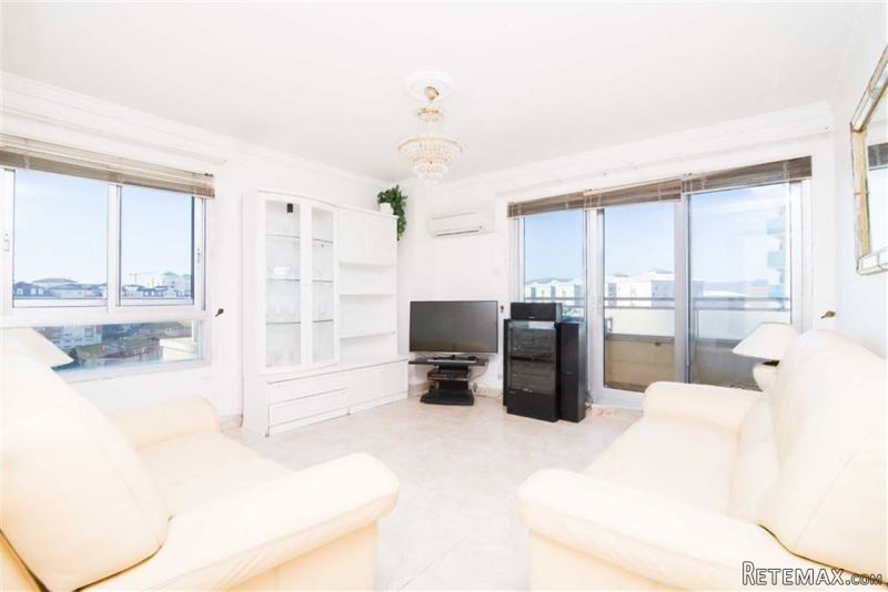1 bed apartment in Watergardens