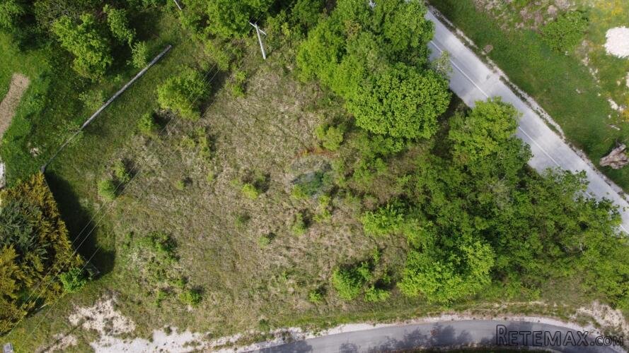 ISTRA, CEROVLJE - Građevinsko zemljište na dobroj lokaciji - 3