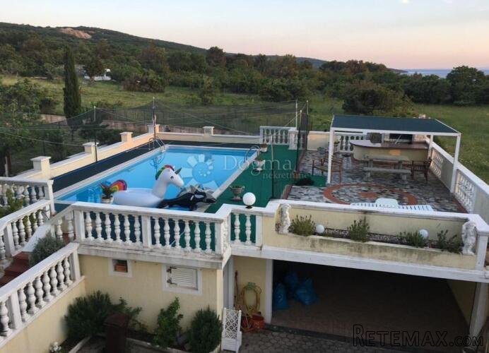 OBITELJSKI APARTMAN SA BAZENOM - 3