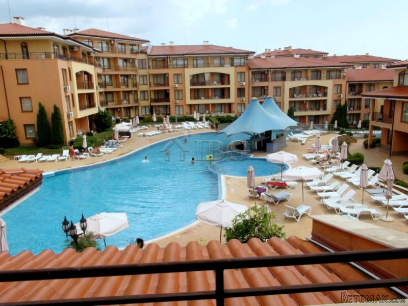 Furnished 1-bedroom apartment with POOL..