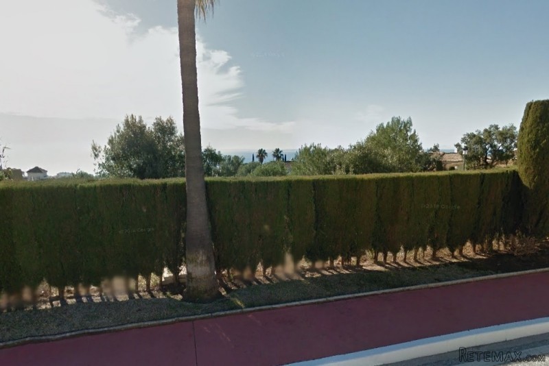 Fantastic Corner Plot in Superb Location