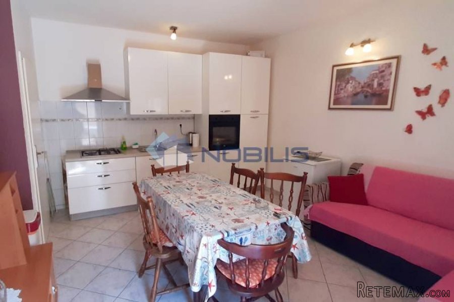 Vis, kamena kuća 120 m2 u centru s dvorištem 30 m2 - 6