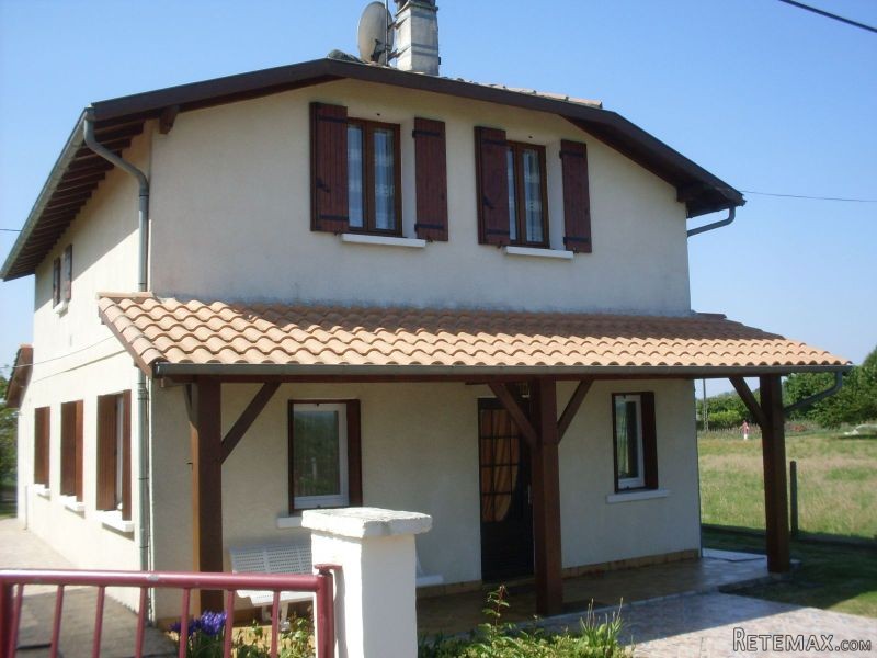 A Lovely Two Storey Property In Good..