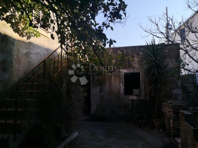 KORČULA, VELA LUKA - KUĆA ZA ADAPTACIJU - 2