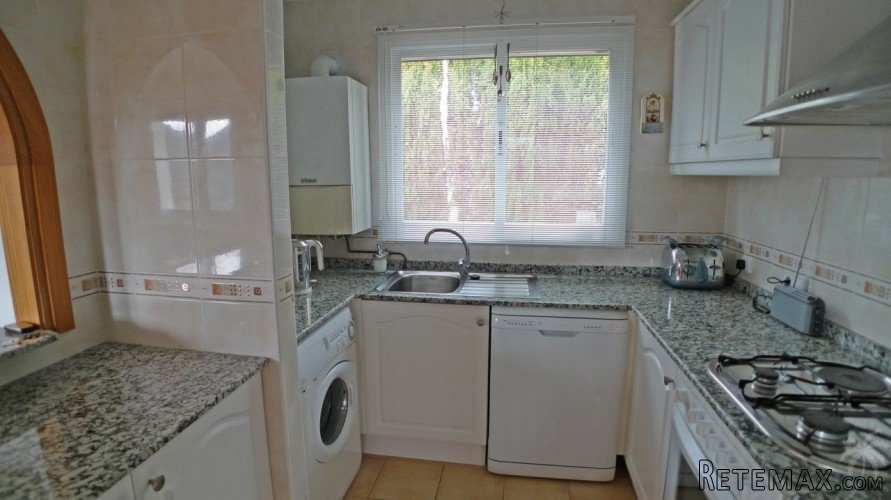 A stunning villa for sale located on a small and select.. - 5