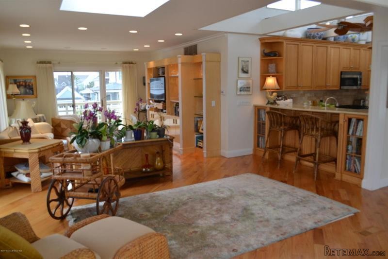 4 bedroom Detached House For Sale: 301.. - 2