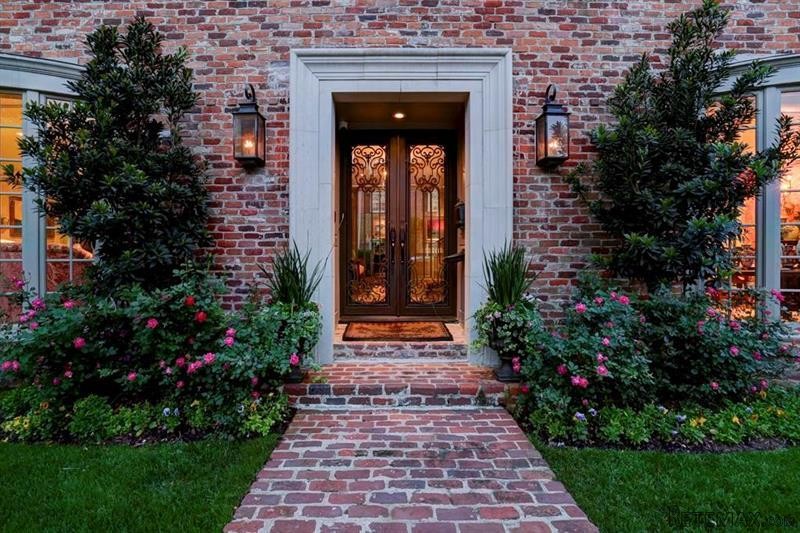6 bedroom House For Sale: 5640 Briar.. - 2