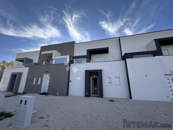 SABUNIKE DUPLEX KUĆA 120 m2 NAMJEŠTENO