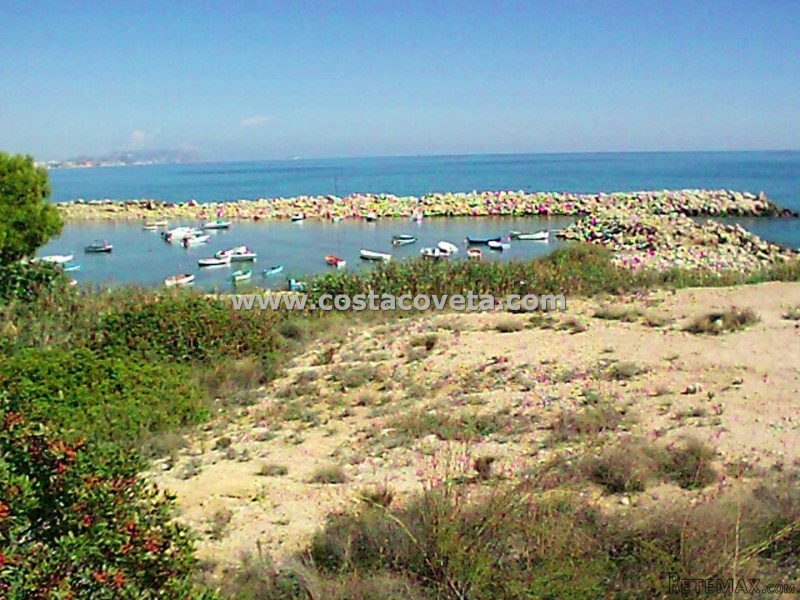 Beautiful Front-Line Plot In Venta..