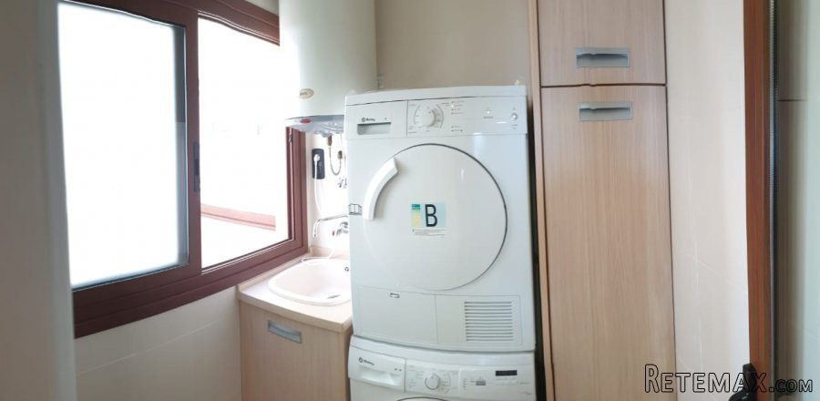 Amplio y luminoso piso de 2 dormitorios y 2 baños. Ambas.. - 3