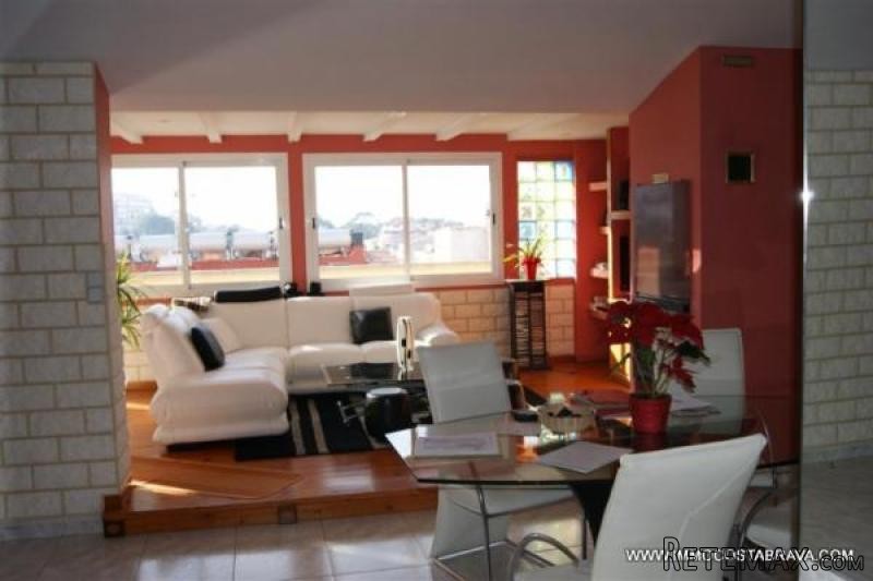 ROSES: Magnificent Reformed flat in the..