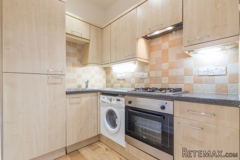 Finchley Road, Hampstead, London, NW3 - 2