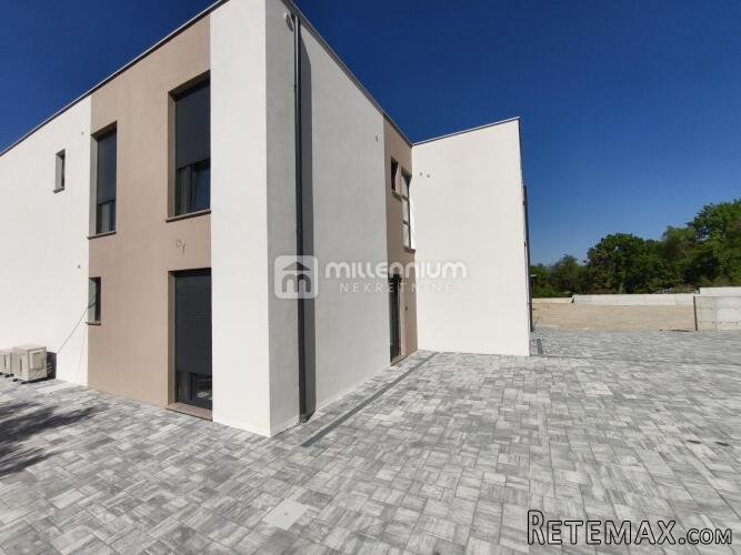Jadranovo, 123m2, novogradnja s bazenom