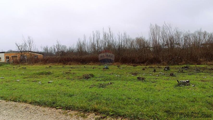 Karlovac,Skakavac-građevinsko zemljište 3 688 m2 - 2