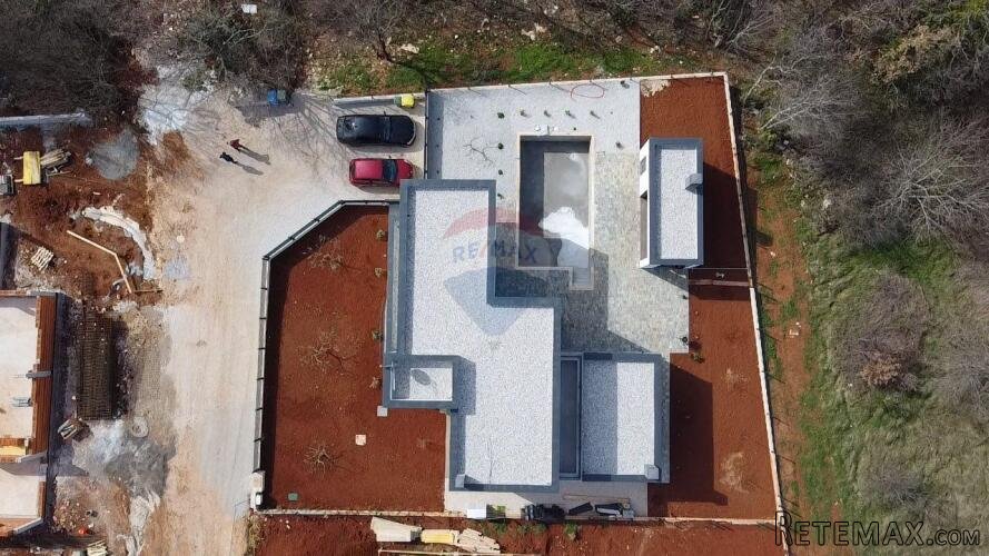 Moderna vila s bazenom u Kašteliru - 2