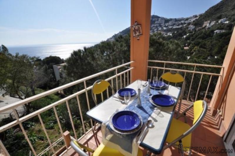 ROSES: Apartment with sea view in..